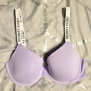Victoria's Secret 32D t-shirt demu bra
